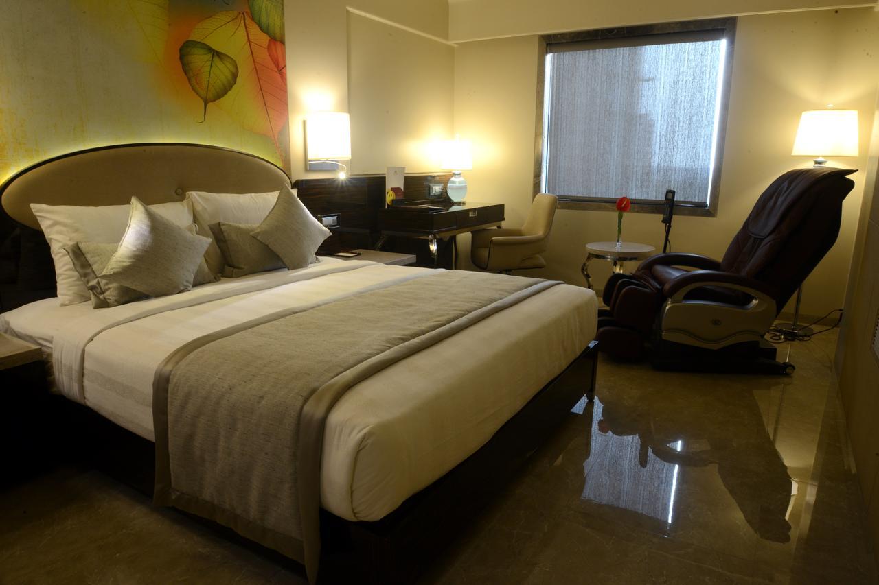 Sai Palace Grand, Malad Bombay Exterior foto