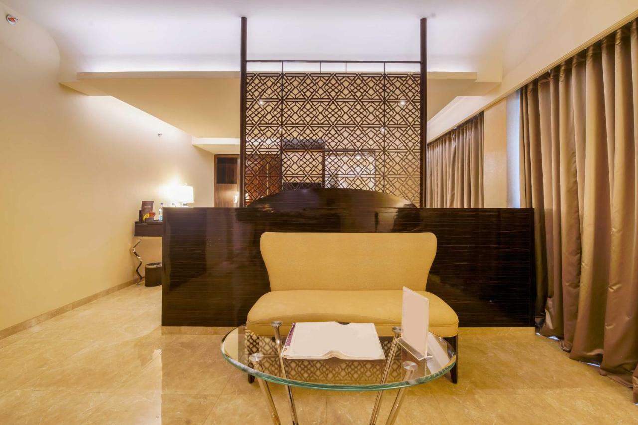 Sai Palace Grand, Malad Bombay Exterior foto